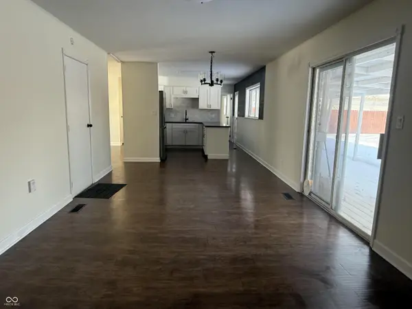 301 Meadow DR, Greenwood, IN 46142