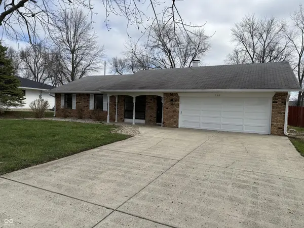 301 Meadow DR, Greenwood, IN 46142