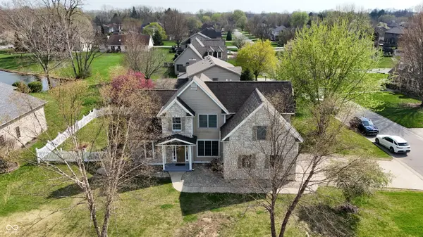 8605 Shamrock LN, Yorktown, IN 47396