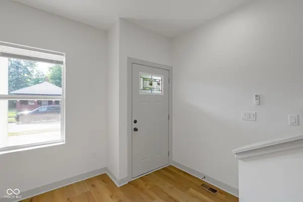 35 S Bradley AVE, Indianapolis, IN 46201