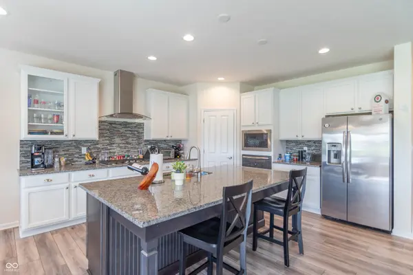 4223 Backstretch LN, Bargersville, IN 46106
