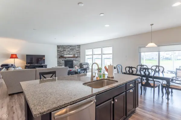 4223 Backstretch LN, Bargersville, IN 46106