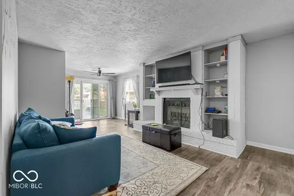 387 Pleasantview BLVD, Greenwood, IN 46142