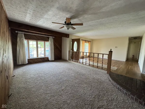 825 Parkview DR, Rushville, IN 46173