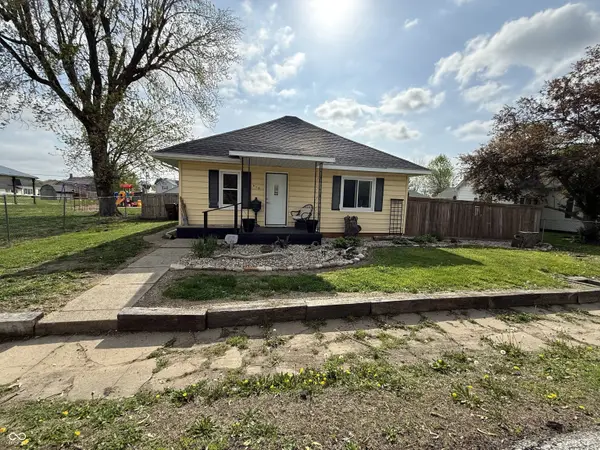 61 S West ST, Rosedale, IN 47874