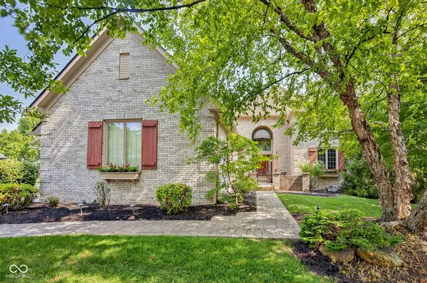 5424 Woodfield DR N, Carmel, IN 46033