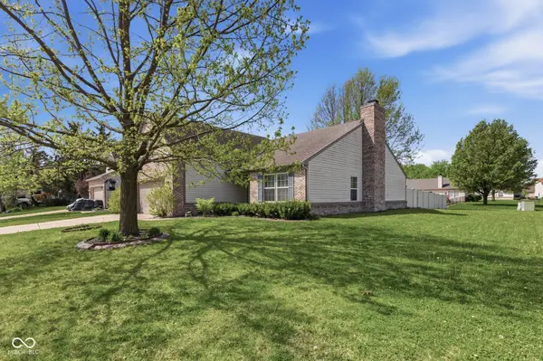 2074 Alysheba DR, Indianapolis, IN 46234