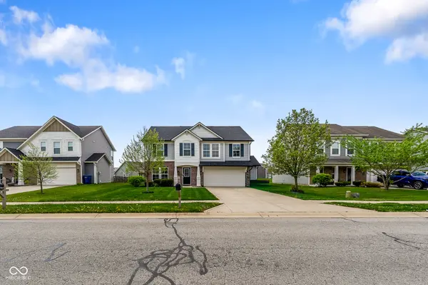5571 W Woodhaven DR, Mccordsville, IN 46055