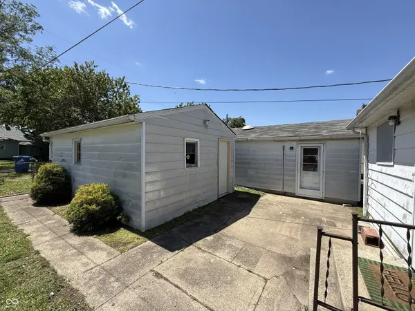 2423 3rd AVE, Terre Haute, IN 47807