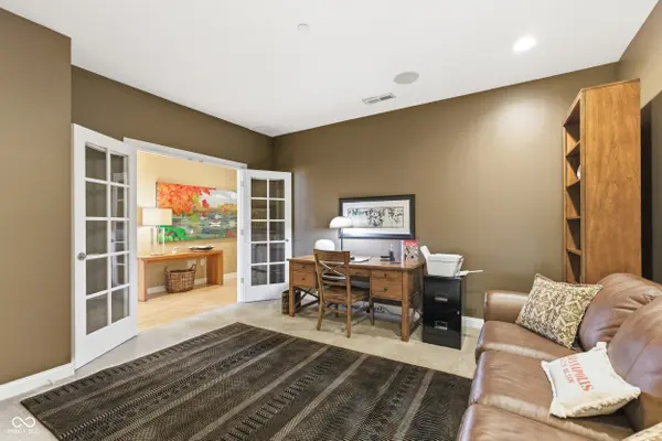 333 Massachusetts AVE #UNIT 303, Indianapolis, IN 46204