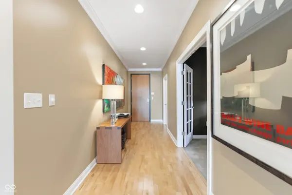333 Massachusetts AVE #UNIT 303, Indianapolis, IN 46204