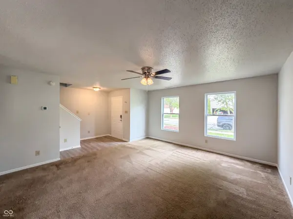 925 Harbon DR, Franklin, IN 46131