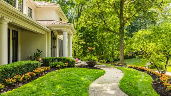 110 Bow LN, Indianapolis, IN 46220