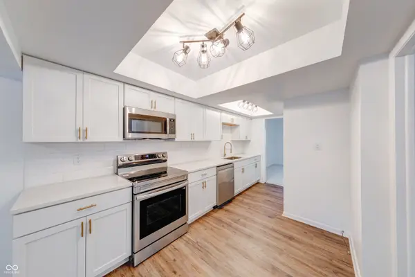 4261 Foxglove TRCE, Indianapolis, IN 46237