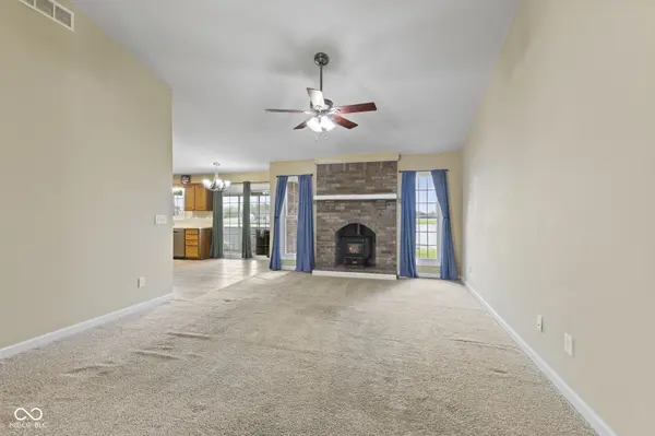 40 Carolyn DR, Seymour, IN 47274