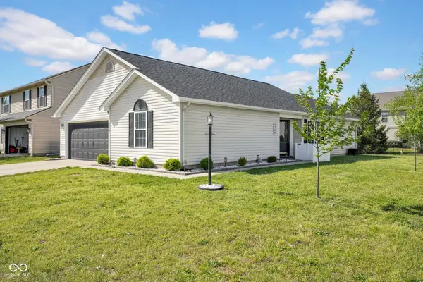 2330 Lakecrest DR, Columbus, IN 47201