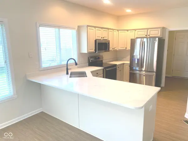 1370 Heron Ridge BLVD, Greenwood, IN 46143