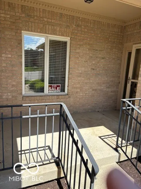 1370 Heron Ridge BLVD, Greenwood, IN 46143