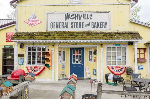 118 E Washington ST, Nashville, IN 47448