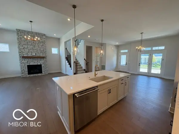 6071 Johnson RD, Zionsville, IN 46077