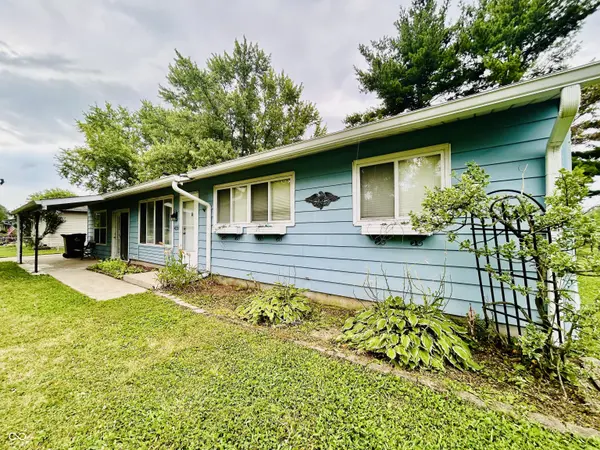 4231 Standish DR, Indianapolis, IN 46221