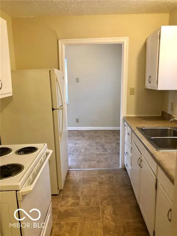 3516 N Hawthorne LN, Indianapolis, IN 46218