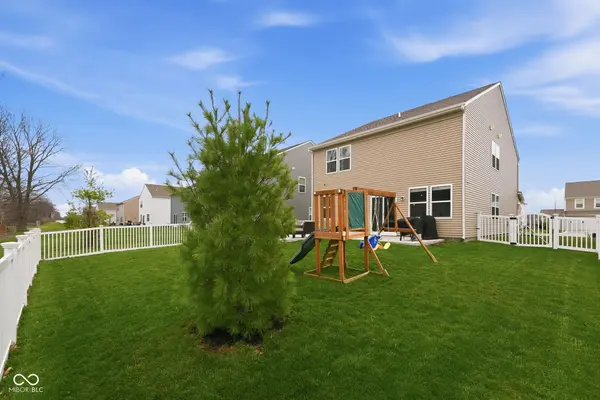 9208 Larson DR, Pendleton, IN 46064