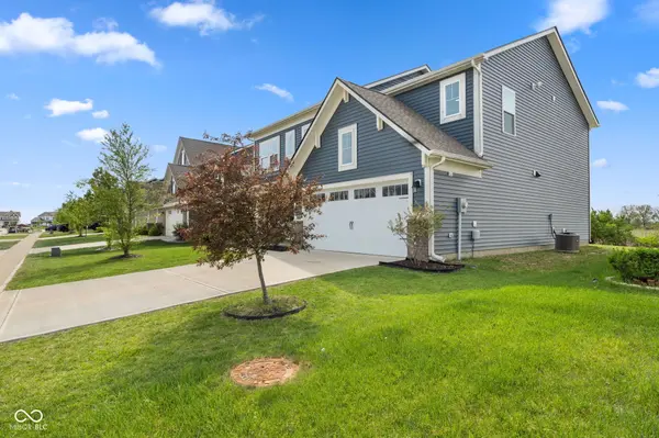 1345 Sanderling DR, Greenwood, IN 46143