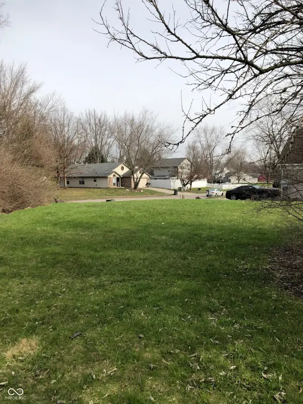 2825 N Greenview WAY, Indianapolis, IN 46229