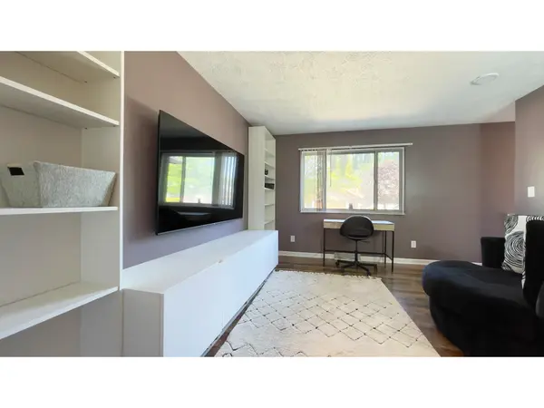 5627 Hill Rise DR, Indianapolis, IN 46237