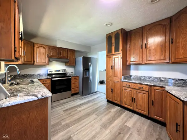 714 Spring Valley CT, Indianapolis, IN 46231