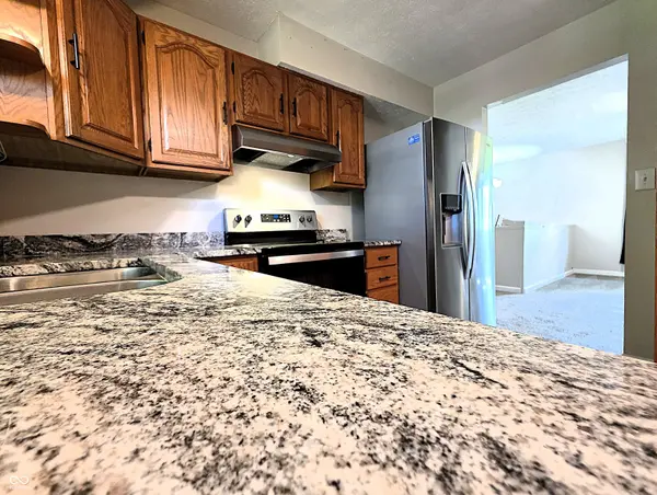 714 Spring Valley CT, Indianapolis, IN 46231