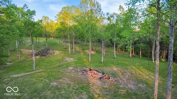 5727 S Gilmore Ridge LN, Nashville, IN 47448