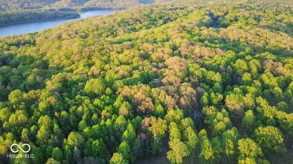 5727 S Gilmore Ridge LN, Nashville, IN 47448