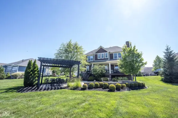 18176 Lakes End DR, Westfield, IN 46074