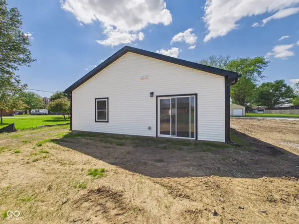 208 S Woodworth AVE, Frankton, IN 46044