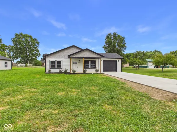 208 S Woodworth AVE, Frankton, IN 46044
