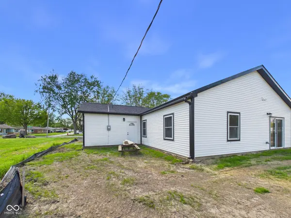 208 S Woodworth AVE, Frankton, IN 46044