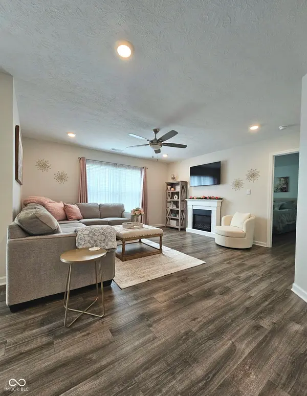 1229 Fleming DR, Greenfield, IN 46140