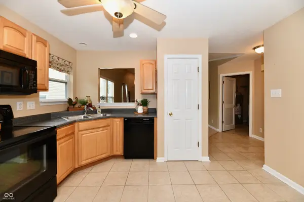 11240 Blue Meadow DR, Fishers, IN 46037