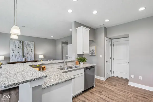 8294 Summit Peak AVE, Fishers, IN 46038