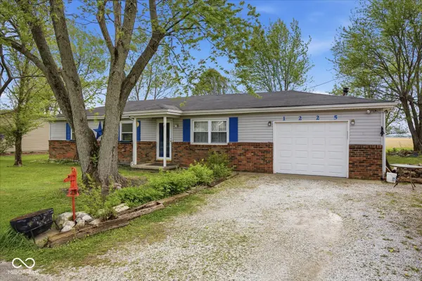 1225 E Hazelwood ST S, Shelbyville, IN 46176