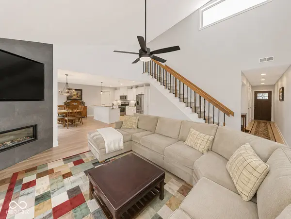 9369 S Pointe Lasalles DR, Bloomington, IN 47401