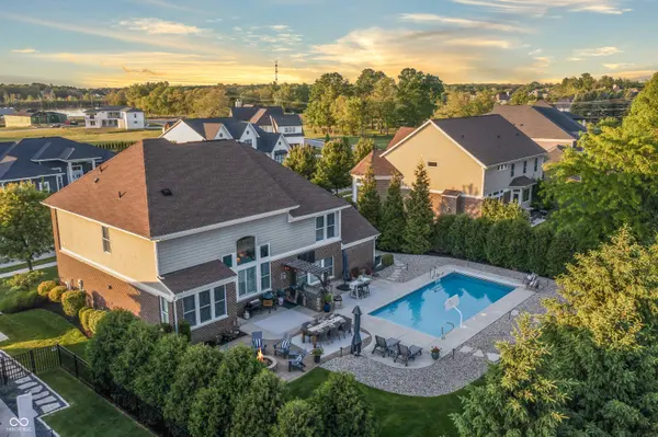 10589 Geist View DR, Fishers, IN 46055