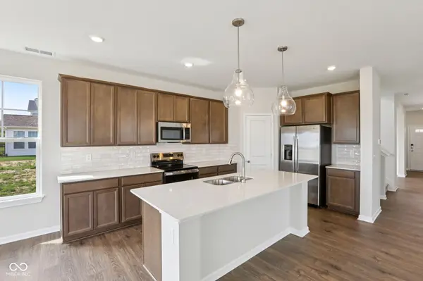 15989 Tharp Woods DR, Fishers, IN 46037
