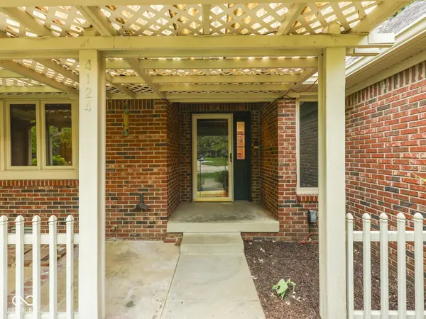 4124 Windsor CT, Greenwood, IN 46142