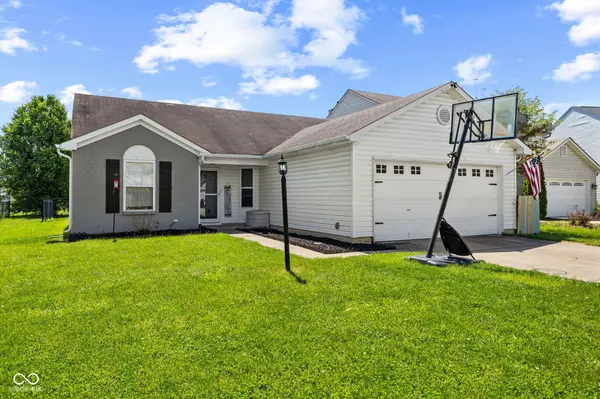 2227 Rolling Hill CT, Columbus, IN 47201