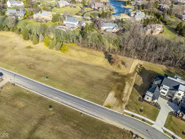 1616 Asherwood LN, Carmel, IN 46032
