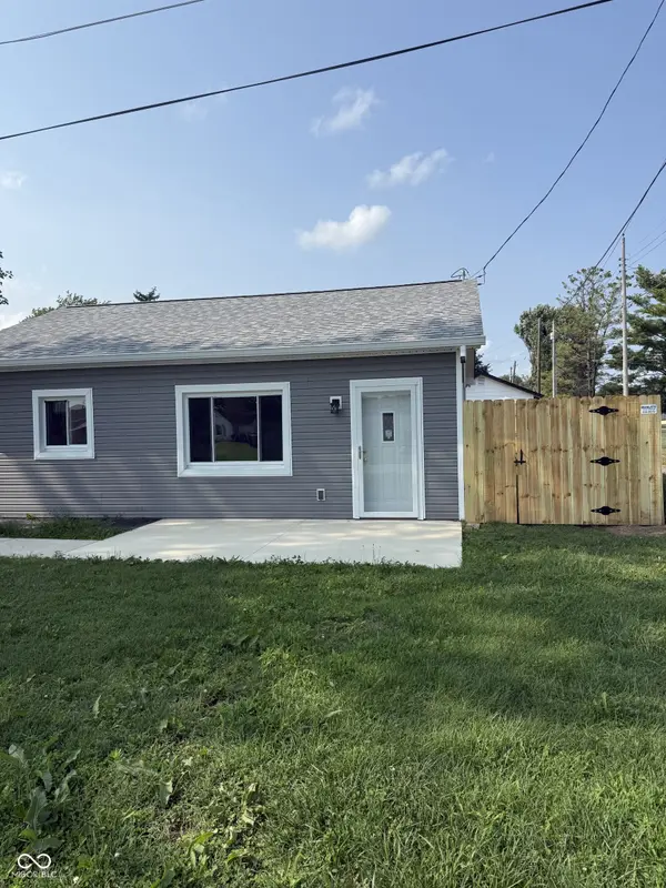 106 W Chestnut ST, Fairland, IN 46126