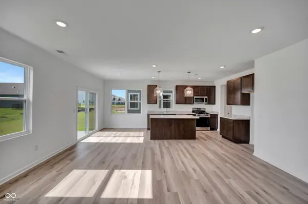 2317 Bear Oak RUN, Shelbyville, IN 46176